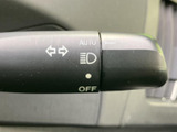 操作しやすい位置に配置されたウインカーレバー。スムーズな操作で、安全な車線変更をサポートします。直感的に使える設計です。