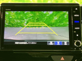 後方確認をサポートするモニター画面。安全な運転をサポートし、狭い場所での駐車も安心です。運転の苦手な方にもおすすめです。