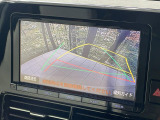 【バックカメラ】駐車時に後方がリアルタイム映像で確認できます。大型商業施設や立体駐車場での駐車時や、夜間のバック時に大活躍!