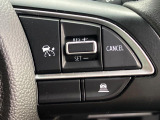 ★【全車速追従機能付クルーズコントロール】前方を走行中の車両を検知し、車間距離を保つよう車速を制御する。加減速制御は変速機にも介入し、必要であれば変速操作が自動的に行われます♪