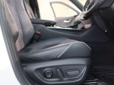 パワーシート搭載。微妙な調整が手軽にでき、ピッタリなポジションで運転することが可能です。