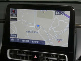 【10.5インチ純正ナビ】純正ナビを装備。タッチパネル式で使いやすく、詳細地図により目的地をピンポイントで設定できます。初めての道でも迷いにくく、ロングドライブも快適ですよ♪