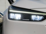 切れにくく明るいLEDヘッドライト装備