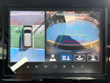 駐車もラクラク、フロント、リヤ、左右両サイドの計4カ所に設置したカメラで、車両周辺の映像を映し出し、駐車を支援するシステム。3つの視点を切替できます。