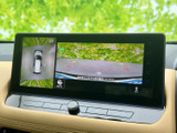 駐車時の安全性を高めるバックモニター。後方の状況をわかりやすく表示し、狭い場所でもスムーズな駐車をサポートします。