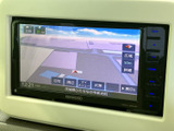 わかりやすい地図表示で、スムーズなナビゲーションをサポートします。渋滞情報なども確認でき、快適な移動を助けます。