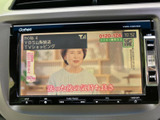 停車中にはTV番組やビデオを楽しめます。休憩時間や待ち時間に、リラックスしたひとときをお過ごしください。エンターテイメント性も充実。