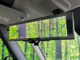 【デジタルルームミラー】後席の大きな荷物や同乗者で後方が確認しづらい時でも安心!カメラが撮影した車両後方の映像をルームミラー内に表示。クリアな視界で状況の確認が可能です!
