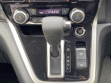 オートエアコン付きで快適に運転が楽しめます。