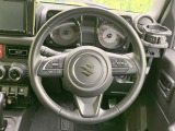 【純正革巻きステアリング】上質な革を使用することで、手にしっかり馴染みとても運転しやすいハンドルです♪