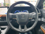 【純正革巻きステアリング】上質な革を使用することで、手にしっかり馴染みとても運転しやすいハンドルです♪