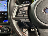 ステアリングにオーディオ操作スイッチが付いています。オーディオ画面に直接タッチしなくても操作が出来ますので、運転に集中できます。