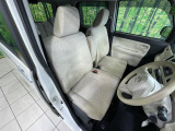 運転席シート廻りは使用感も少なく、良好な状態となっています。丁寧に使われていたことがよくわかりますね。