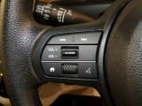 【ステアリングリモコン】ステアリングにオーディオ調節可能なスイッチが装備されていますので運転中でも視線をそらさずにオーディオの調節が可能です!