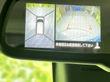 後方確認をサポートするモニター画面です。駐車時や狭い道での運転も安心です。安全な運転をサポートしてくれる頼もしい機能です。視認性も高く、確認しやすいです。