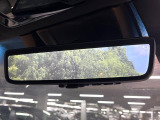 【デジタルインナーミラー】後席の大きな荷物や同乗者で後方が確認しづらい時でも安心!カメラが撮影した車両後方の映像をルームミラー内に表示。クリアな視界で状況の確認が可能です!