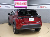 ハッチバックなので、バックドアは上に開きます♪大きな荷物の出し入れがしやすくなります。便利ですよ♪
