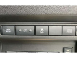 トリップリセット、メーター照明調整、セーフティシールドスイッチ、「ドライモード」スポーツ・エコ・スタンダード3種類。