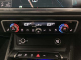 デジタル時代にふさわしいユーザーインターフェースであるMMIタッチレスポンスは、フラットな高解像度モニターで車両のセッティングやインフォテインメントを直感的に操作することが可能。