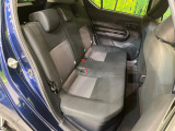 コンパクトカーですが、セカンドシートは十分な広さがあり快適にお乗りいただけます♪シートを倒して大きな荷物を積んだりと、用途の幅が広い1台です。