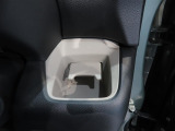 運転席側カップホルダーです。