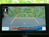 後方確認をサポートするモニター。駐車時や狭い道での運転をより安全に行えます。