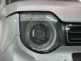 LEDヘッドライトは、点灯の瞬間から最大光量を発揮し、突然暗くなるトンネルなどでの安定感を高めます。