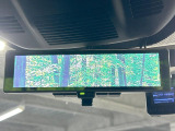 【インテリジェントルームミラー】後席の大きな荷物や同乗者で後方が確認しづらい時でも安心!カメラが撮影した車両後方の映像をルームミラー内に表示。クリアな視界で状況の確認が可能です!