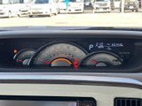 視認性の高いメーター類で、運転に必要な情報を的確に把握できます。運転状況を常に把握し、安全運転をサポートします。