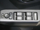 運転席のスイッチ類です。