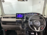フロントガラスが大きく、ワイドな視界で運転もしやすくなるように、設計されています。
