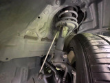 お車を安心してお乗りいただく為には、足回りの定期点検が欠かせません。サービスサポート(有償保証)では無料点検もご提供しており、安心のカーライフをお過ごしいただけるサポート体制が整っています。