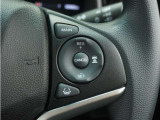 ◆アダプティブクルーズコントロール◆予め設定した車速内でクルマが自動的に加減速。前走車との適切な車間距離を維持しながら追従走行します。【LKAS】車線維持支援システムでステアリング操作を支援。