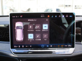 ヘッドアップディスプレイが搭載されております!運転中メーターに視線を落とすことなく速度等を確認頂ける便利な装備となっております!