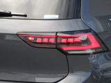 【バックフォグ】Volkswagenの車両は全車「バックフォグ」が装備されております!夜間走行や雨霧で視界が悪い天候でも後方を走る車両に自車位置を知らせることができる安全装備となっております!
