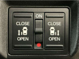 【両側パワースライドドア】両側がパワースライドドアになっており、運転席のスイッチやスマートキーでも開閉が可能です!開口部も広いので乗り降りも楽々♪