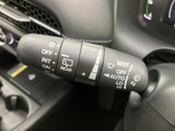 雨天時でもクリアな視界を確保。操作しやすいワイパーレバーで、安全な運転をサポートします。