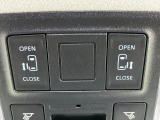 【両側パワースライドドア】スマートキーや運転席のスイッチで後席両側スライドドアの開閉が可能♪電動だから力を入れてドアを開ける必要が無く、小さなお子様でも簡単に開け閉めでき快適です♪