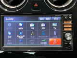 日産純正メモリーナビゲーションです♪目的地まで案内するナビゲーション機能の他にフルセグ画質で楽しめるTVやBluetooth Audio☆DVD再生など多彩な機能が満載で運転を快適にサポートしてくれます☆