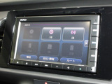 ナビゲーションは純正メモリーナビ(VXM-215Ci)を装着しております。AM、FM、CD、Bluetoothがご使用いただけます。初めて訪れた場所でも安心ですね!