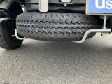 万が一にも対応できるスペアタイヤは車体下に格納☆