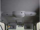 天井にはスリムサーキュレーター装備☆空気を循環してくれるので後席も快適に過ごして頂けます。