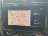 タッチスクリーンを採用。従来のナビゲーションシステムの域を超える、車両を総合的に管理するインフォテイメントシステムです。