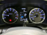 見やすいメーター類は、運転に必要な情報を的確に表示。安全で快適なドライブをサポートします。