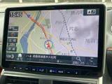 高機能なナビゲーションシステムで、快適なドライブをサポート。オーディオ機能も充実しており、車内での時間をより楽しく演出します。