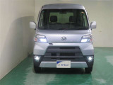 明度の高いLEDヘッドライトで、夜間の運転も安心です。
