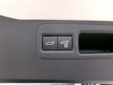 パワーバックドア機能付きです。高さや重さでバックドアの開閉って意外と大変ですが、電動で楽々です!