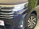 【LEDヘッドライト】悪天候や夜間走行時も良好な視界を確保し安心して運転できる高輝度LEDヘッドライトを装備!点灯速度が早く、消費電力も抑えられています。