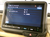 CD、DVD、Bluetooth、AM、FM、AUX、スマートフォン接続ができます。