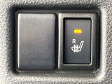 【シートヒーター】寒い日に重宝するシートヒーター!エアコンより早く温まってくれるので寒がりの人も安心ですね♪エアコンの温風は乾燥するから苦手、という方にもをおすすめです。
